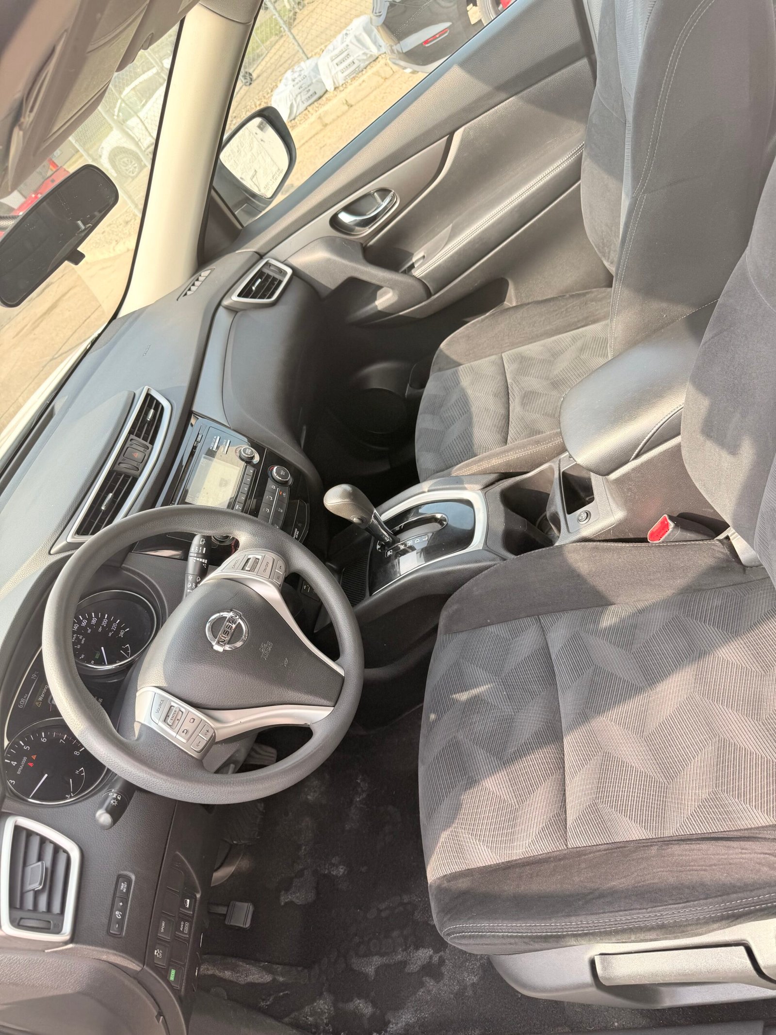 
								Nissan Sentra full									