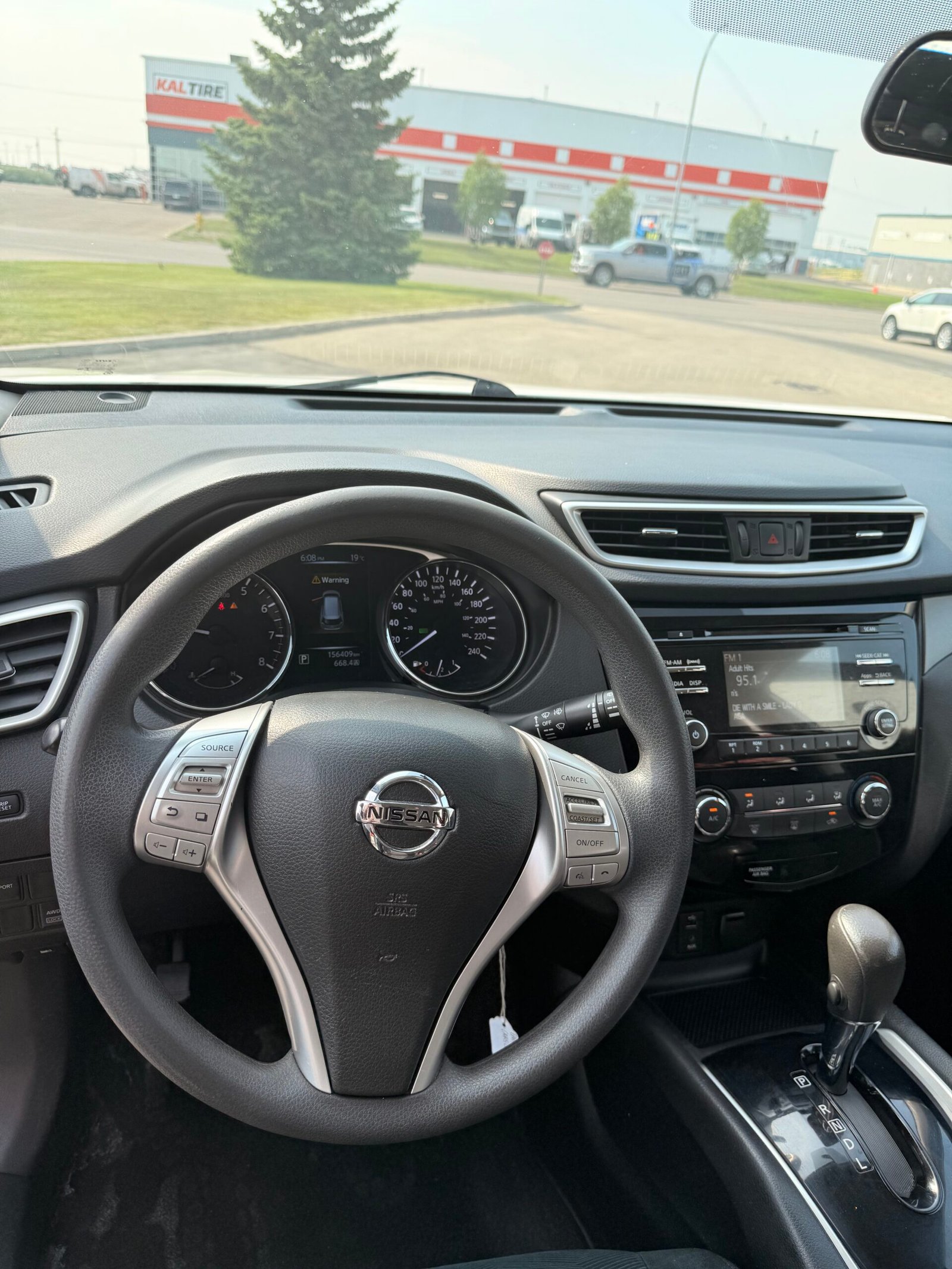 
								Nissan Rogue full									