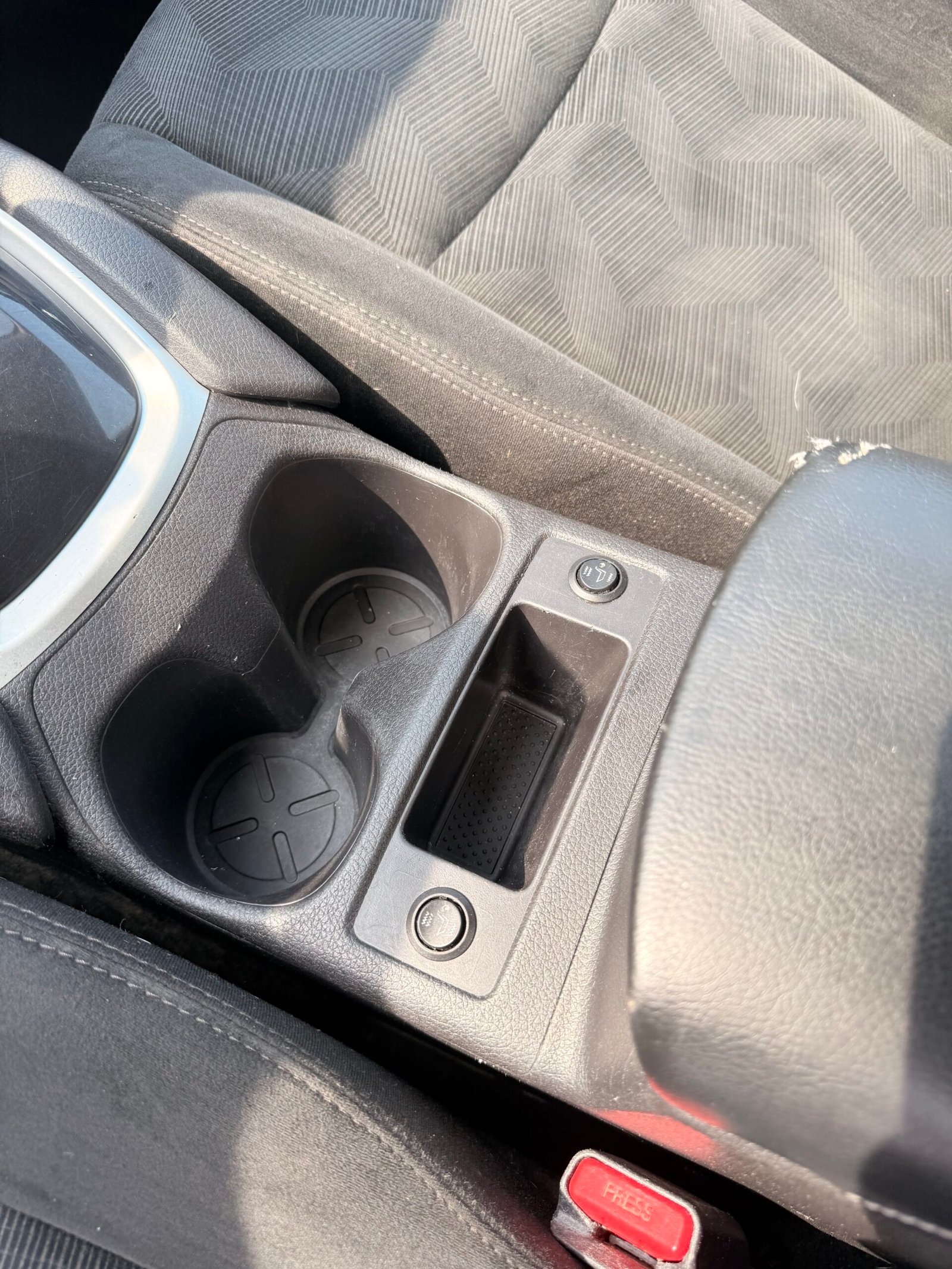 
								Nissan Rogue full									