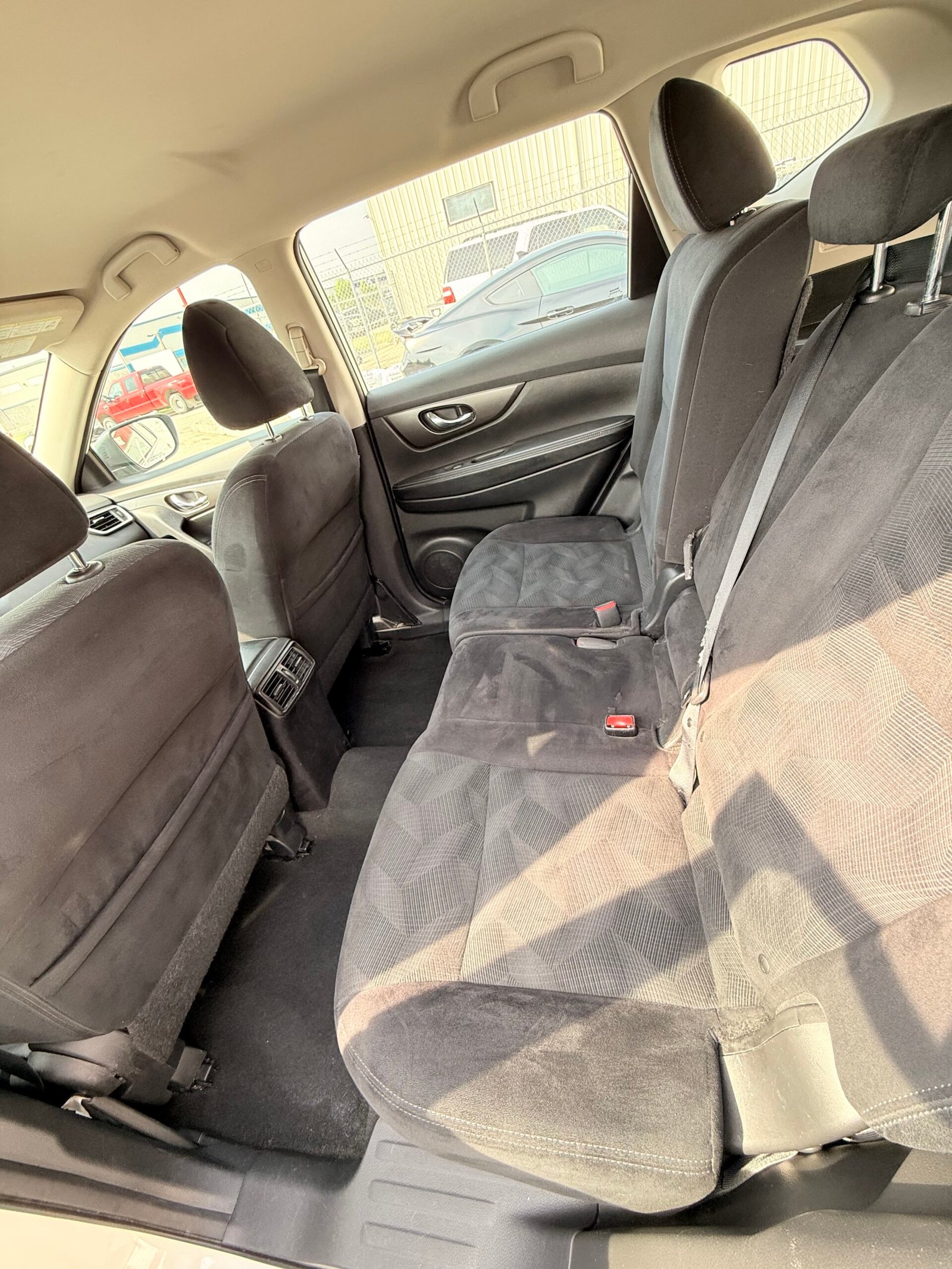 
								Nissan Rogue full									