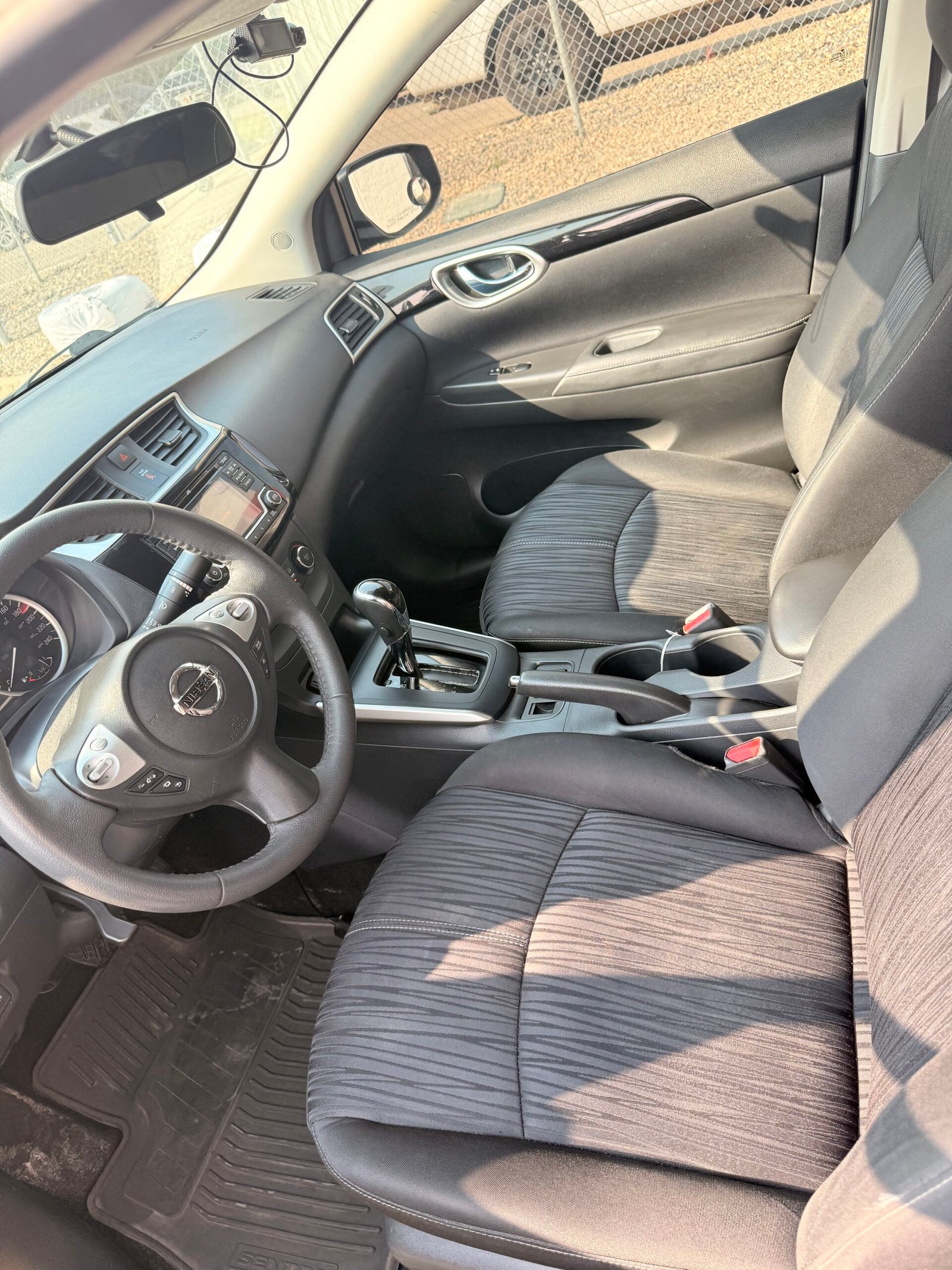 
								Nissan Sentra full									