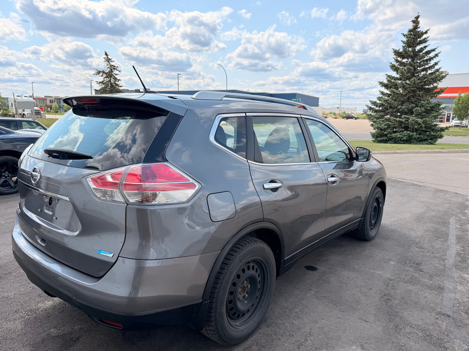 
								Nissan Rogue full									