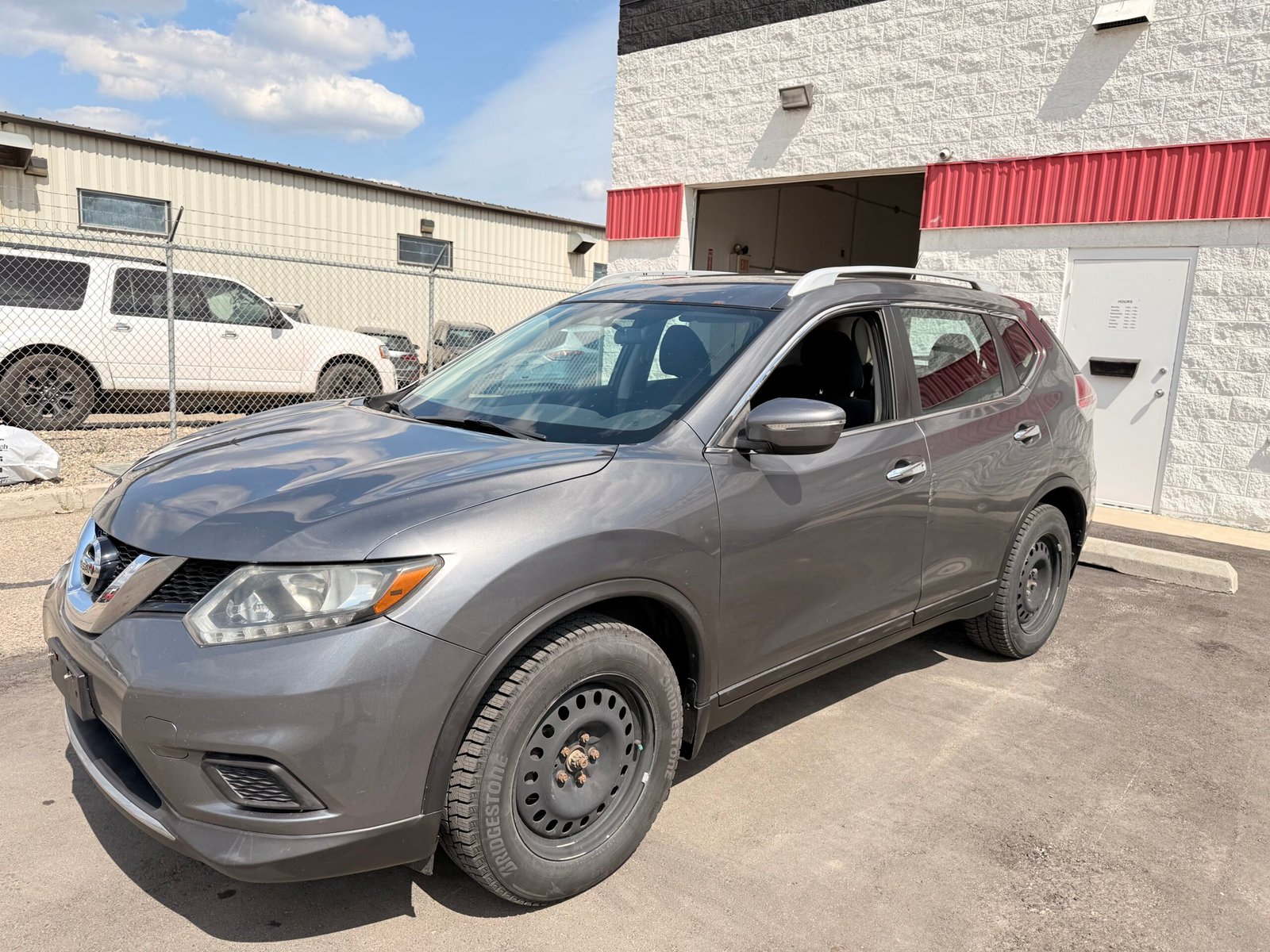
								Nissan Rogue full									