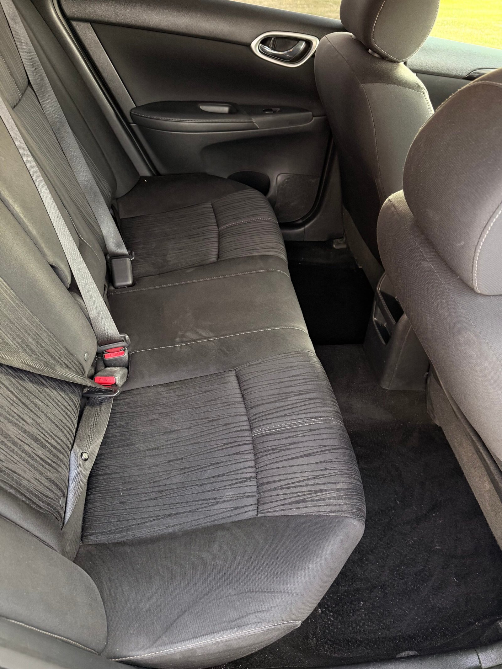 
								Nissan Sentra full									