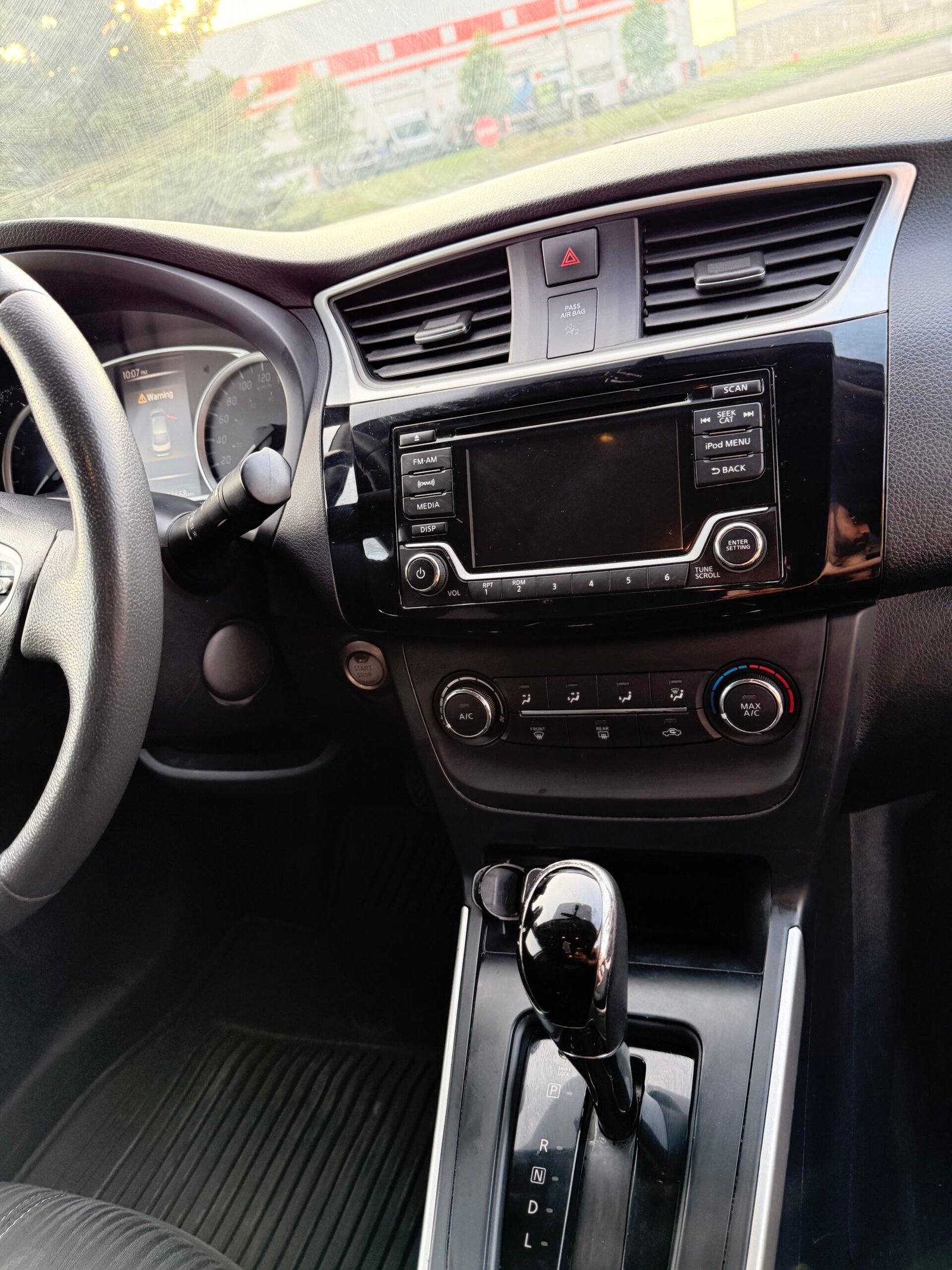 
								Nissan Sentra full									