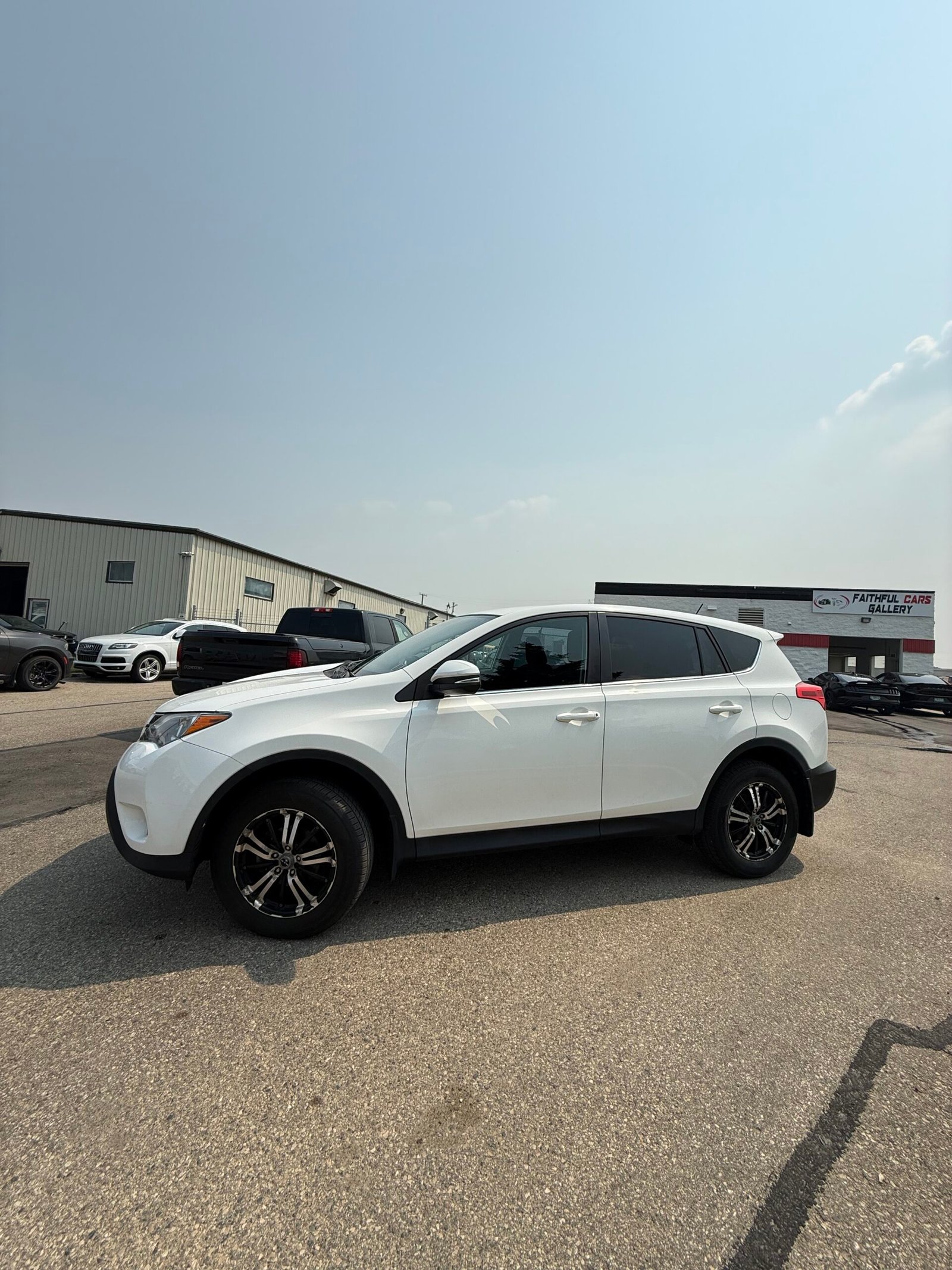 
								2015 TOYOTA RAV 4 full									