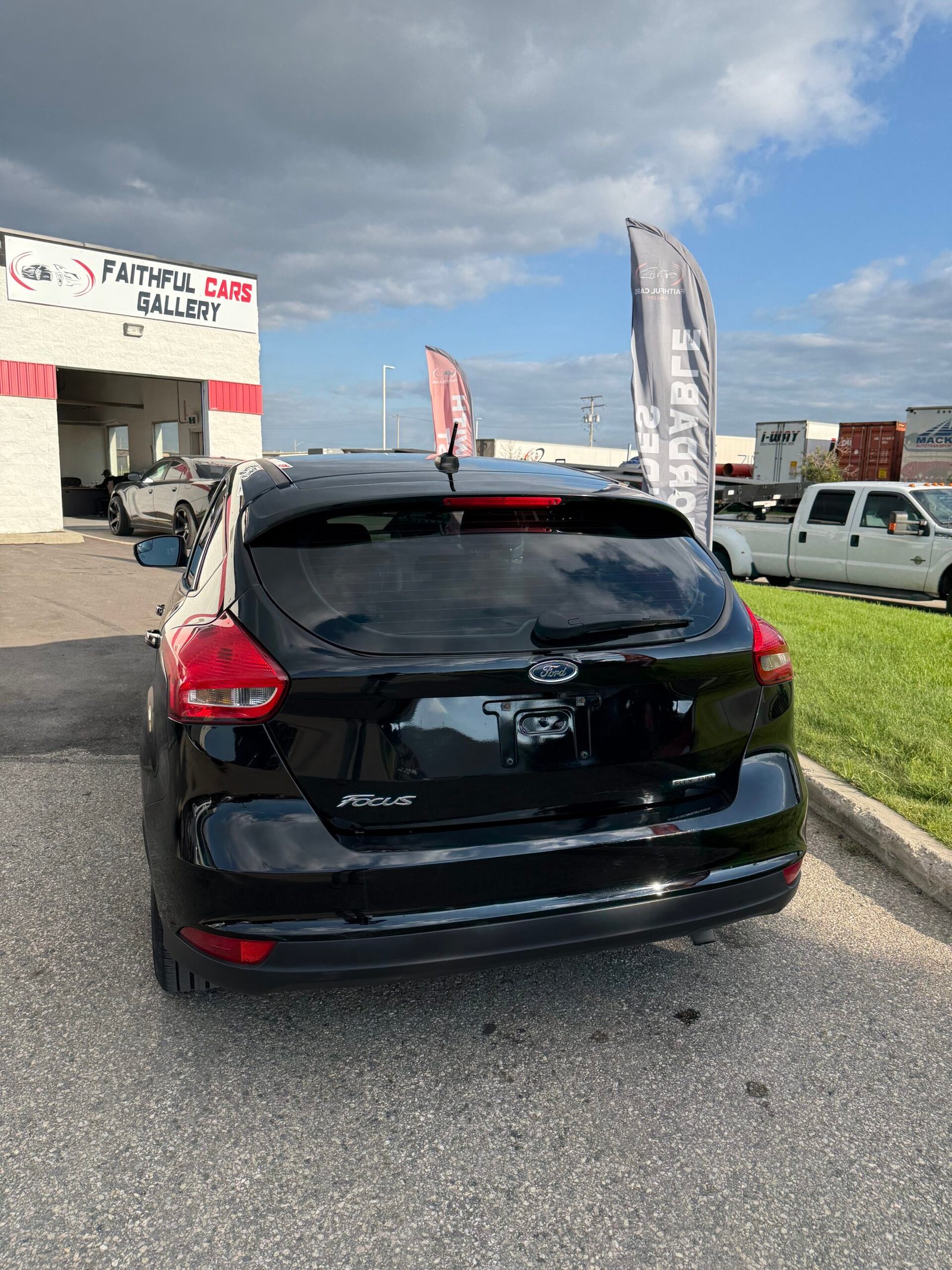 
								2016 FORD FOCUS SEL full									